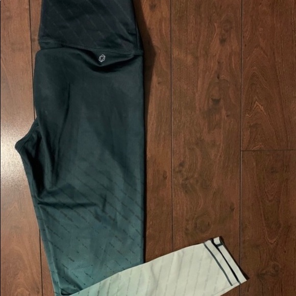 At-33 leggings - Picture 3 of 3